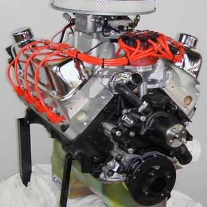 Fuel injected crate engine